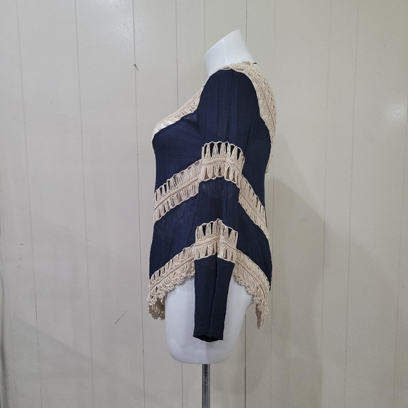 Umgee Chevron Crochet Bohemian Blouse Women Size Small Long Sleeve - Picture 2 of 7